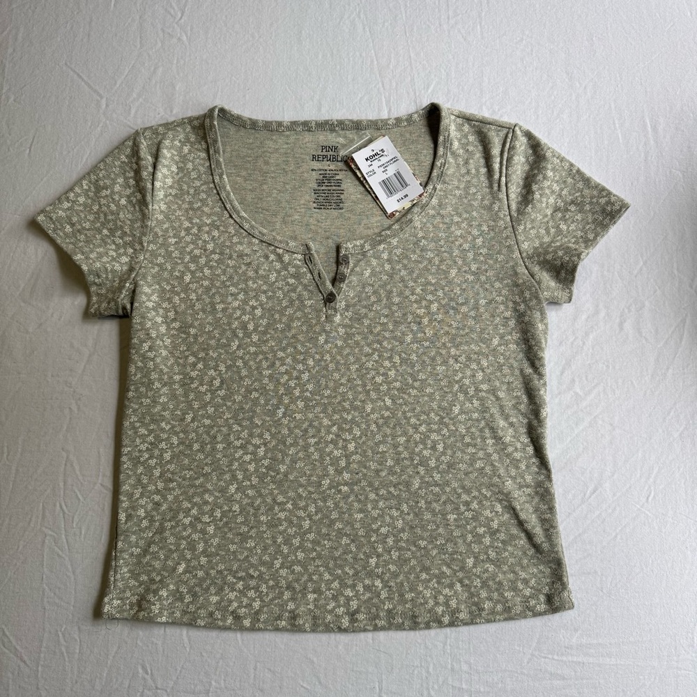 Pink Republic Women's Olive Patterned Tee